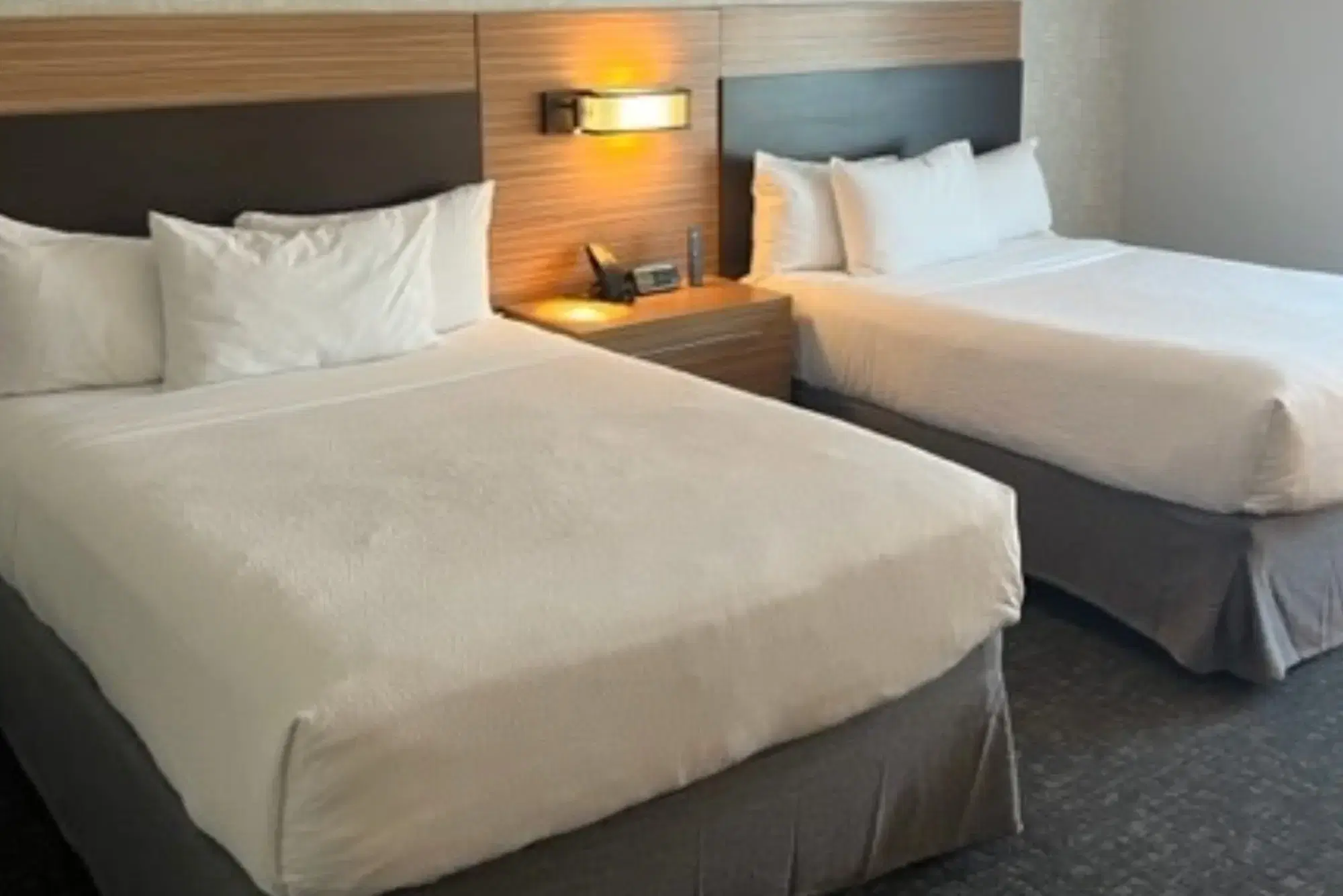 2 Queen Beds