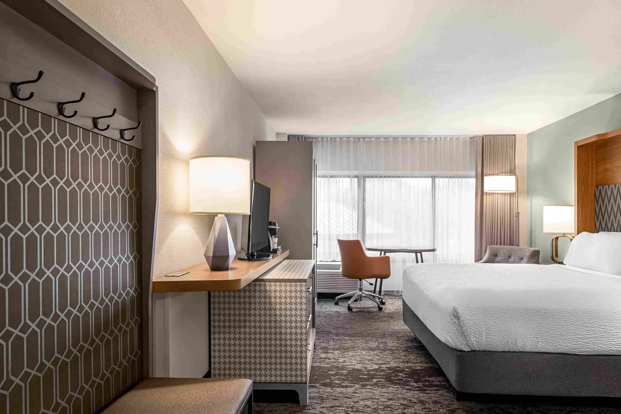 Holiday Inn Orlando International Airport hotel view of a king room.