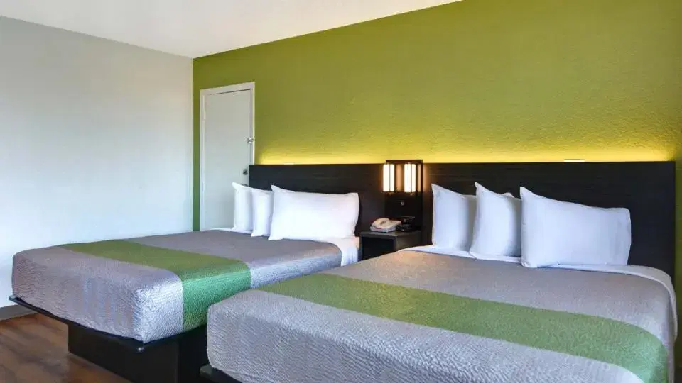 2 Queen Beds