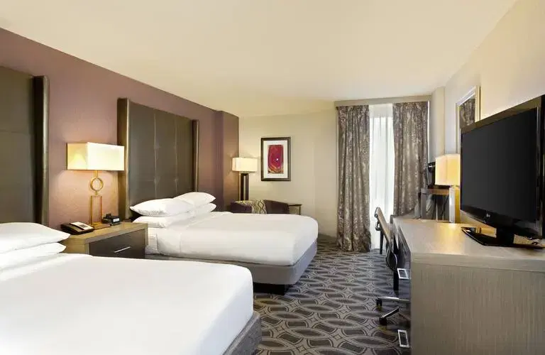 2 Double Beds
