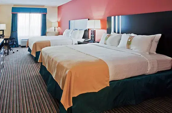 2 Queen Beds