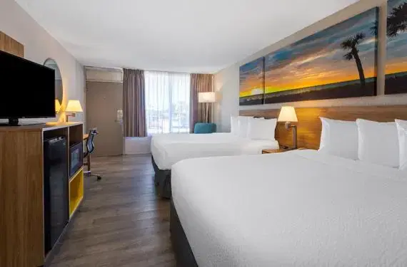 2 Queen Beds