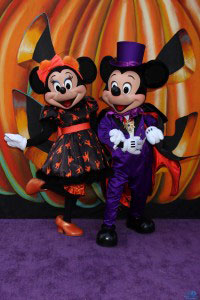 LOS ANGELES - OCT 1: Minnie Mouse, Mickey Mouse at the VIP Disney Halloween Event at Disney Consumer Product Pop Up Store on October 1, 2014 in Glendale, CA