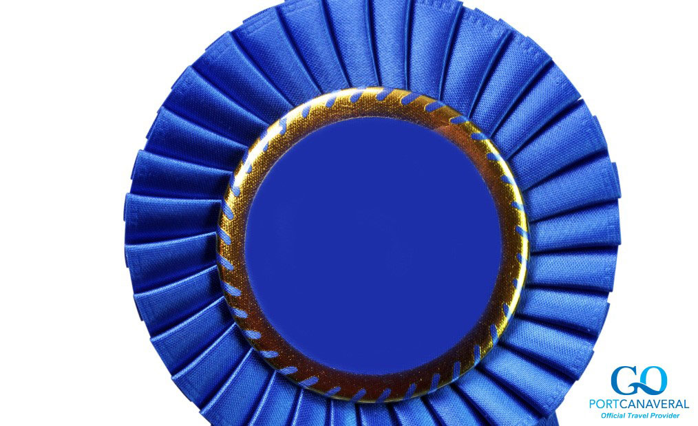 Blue ribbon award blank with copy space. Isolated on white background with clipping path.