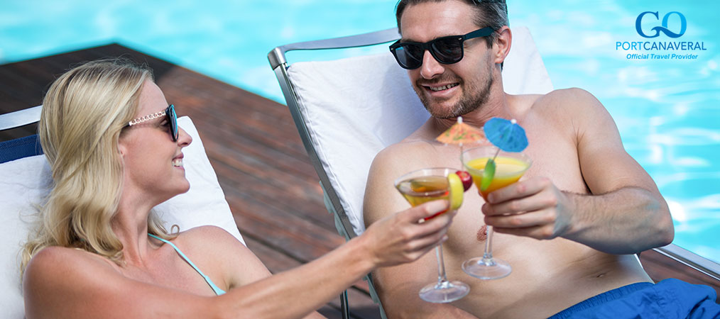 couple having drinks on a cruise deck