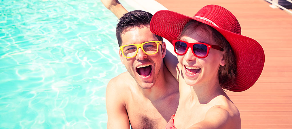 cruise-ship-pool