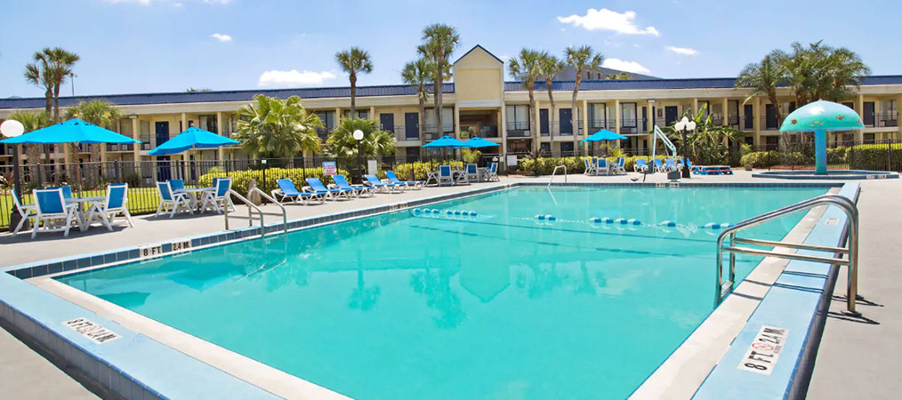 Outdoor Pool at Days Inn