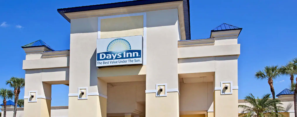 Front of Days Inn Orlando Airport