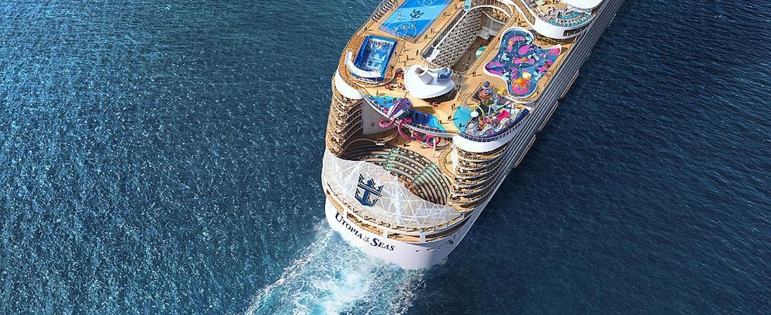 Utopia of the Seas aft sailing away in the open sea