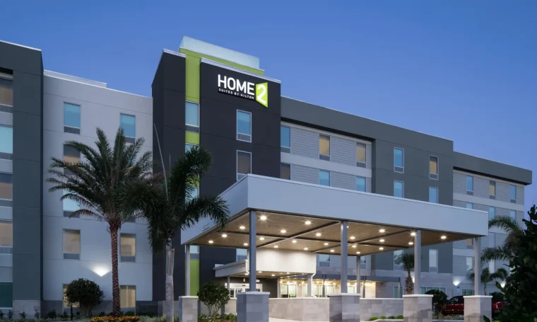 Exterior_Home2Suites_02